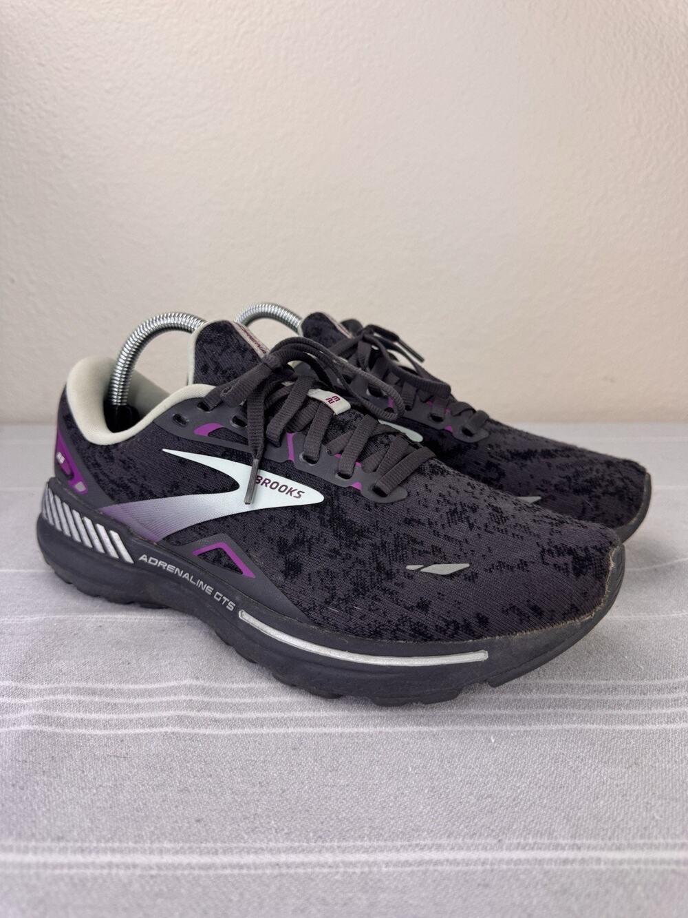 Brooks Adrenaline GTS 23 Running Sneakers Black Light Blue Purple 9.5 D Wide